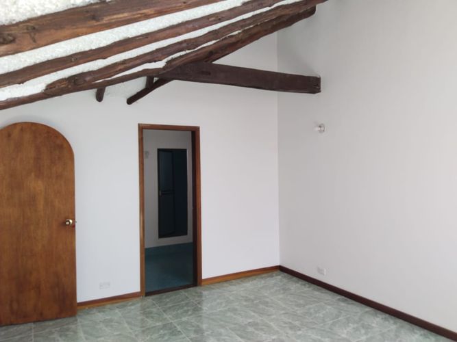 Casa de 5 alcobas en venta en El Batán, Bogotá, 264 m² · foto 24 de 24