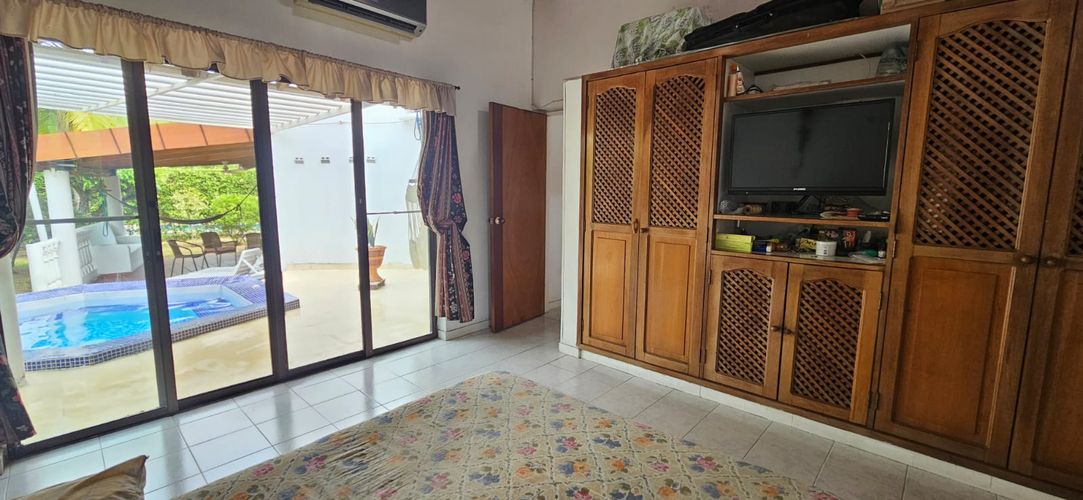 Casa de 3 alcobas en venta en Ricaurte, 480 m² · foto 6 de 24