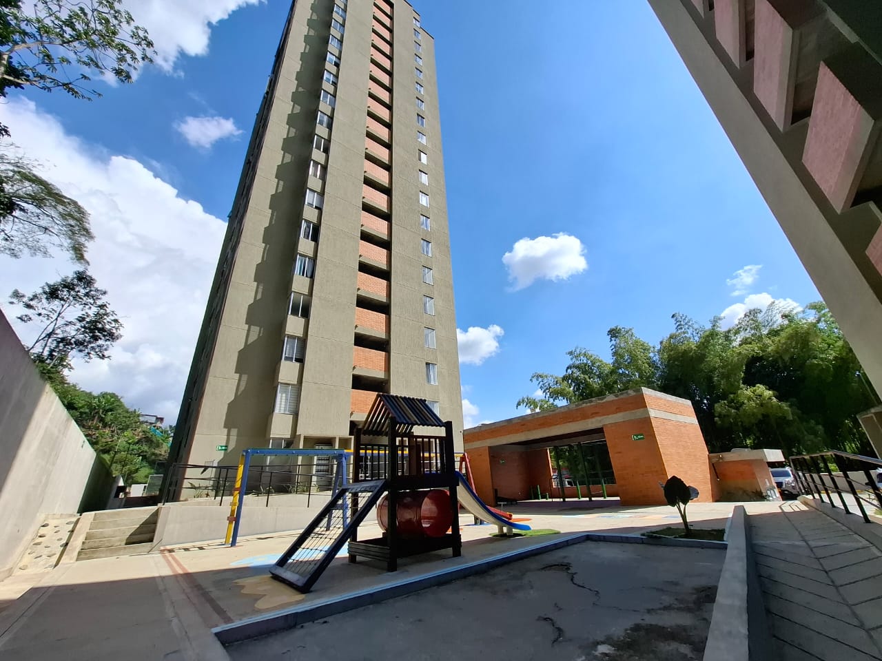 Apartamento en venta en El Poblado I Etapa, Pereira · foto 18 de 22