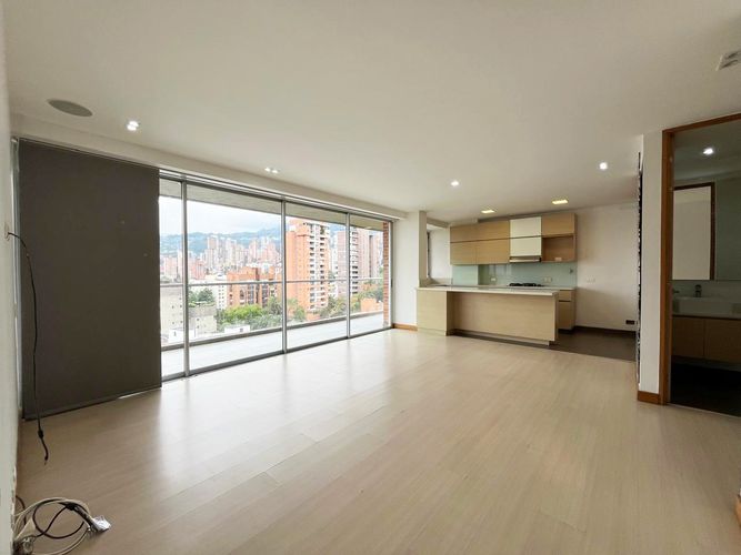 Apartamento de 4 alcobas en arriendo en El Poblado, Medellín, 120 m² · foto 2 de 19