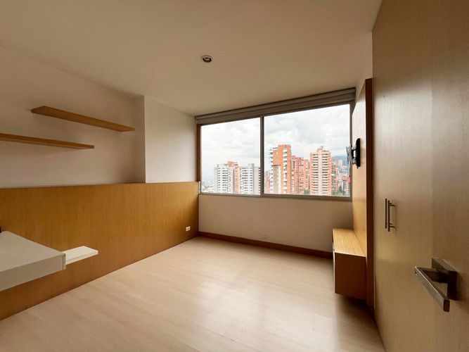 Apartamento de 4 alcobas en arriendo en El Poblado, Medellín, 120 m² · foto 11 de 19