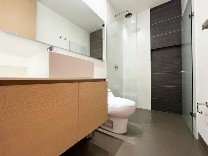 Apartamento de 4 alcobas en arriendo en El Poblado, Medellín, 120 m² · foto 16 de 19