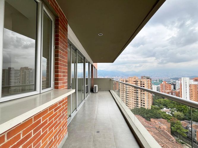 Apartamento de 4 alcobas en arriendo en El Poblado, Medellín, 120 m² · foto 18 de 19