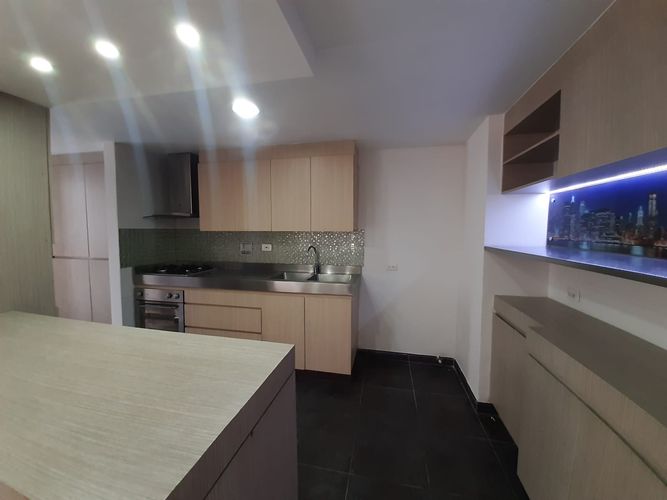 Apartamento de 3 alcobas en venta en Loma De Las Brujas, Envigado, 160 m² · foto 4 de 24