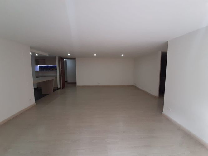 Apartamento de 3 alcobas en venta en Loma De Las Brujas, Envigado, 160 m² · foto 5 de 24