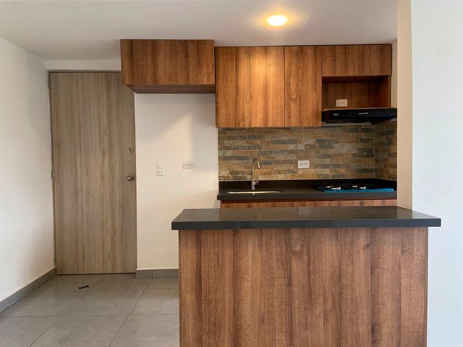 Apartamento de 3 alcobas en venta en San Jose, Sabaneta, 58 m² · foto 5 de 20