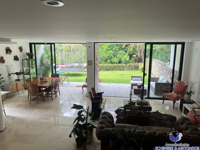 Casa de 3 alcobas en venta en El Chocho, Envigado, 665 m² · foto 2 de 15