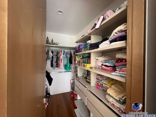Casa de 3 alcobas en venta en El Chocho, Envigado, 665 m² · foto 4 de 15