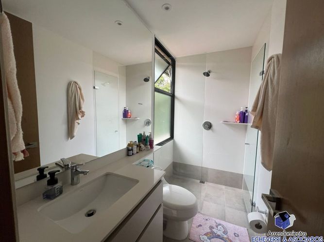 Casa de 3 alcobas en venta en El Chocho, Envigado, 665 m² · foto 6 de 15