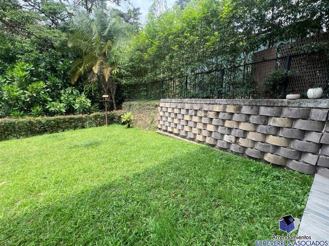 Casa de 3 alcobas en venta en El Chocho, Envigado, 665 m² · foto 11 de 15