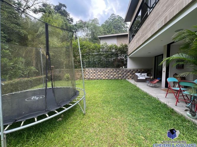 Casa de 3 alcobas en venta en El Chocho, Envigado, 665 m² · foto 12 de 15
