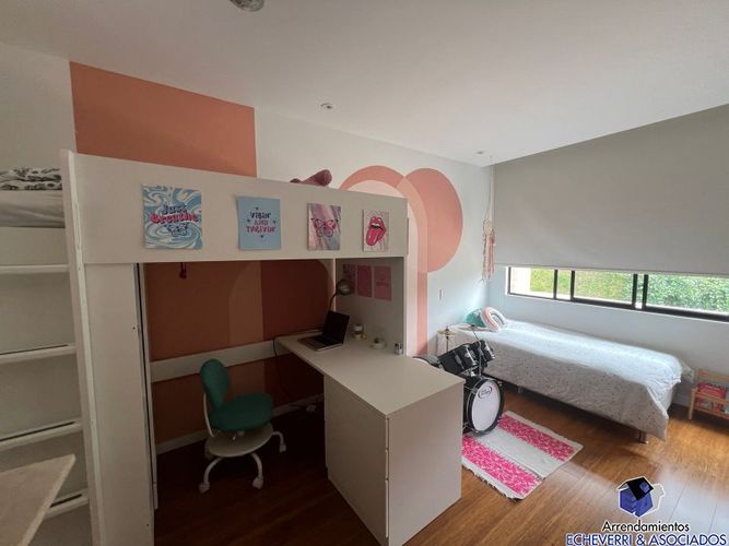 Casa de 3 alcobas en venta en El Chocho, Envigado, 665 m² · foto 13 de 15