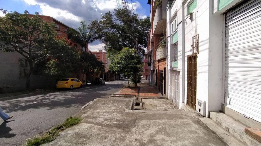 Casa de 8 alcobas en venta en Prado, Medellín, 249 m² · foto 2 de 20