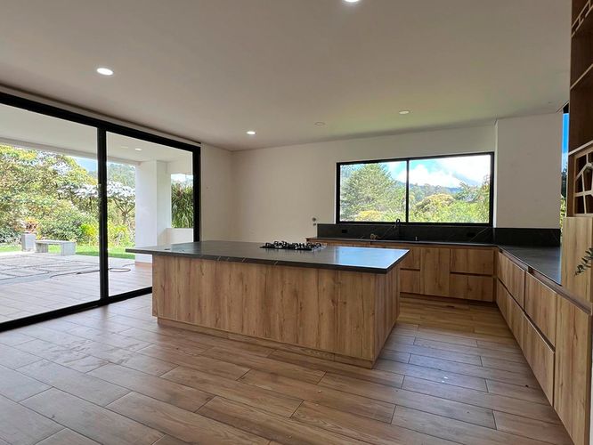 Casa de 5 alcobas en arriendo en El Retiro, 667 m² · foto 7 de 20