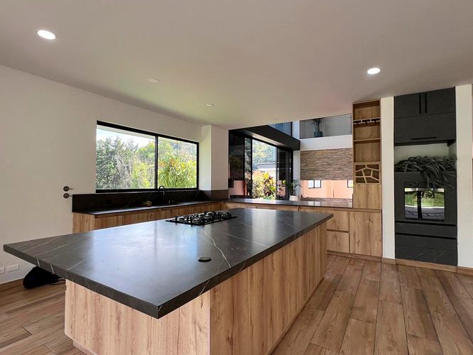 Casa de 5 alcobas en arriendo en El Retiro, 667 m² · foto 8 de 20