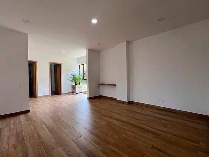 Casa de 5 alcobas en arriendo en El Retiro, 667 m² · foto 9 de 20