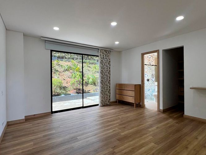 Casa de 5 alcobas en arriendo en El Retiro, 667 m² · foto 13 de 20