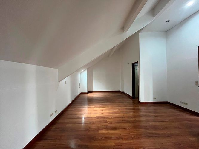 Apartamento de 3 alcobas en arriendo en El Poblado, Medellín, 146 m² · foto 8 de 20