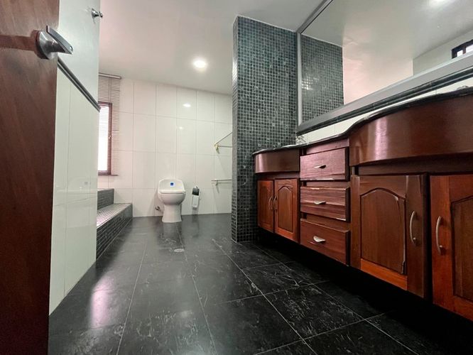 Apartamento de 3 alcobas en arriendo en El Poblado, Medellín, 146 m² · foto 15 de 20