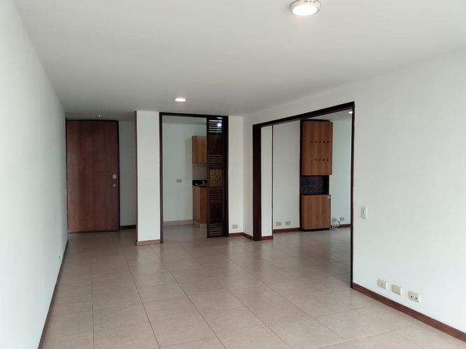 Apartamento de 3 alcobas en arriendo en El Poblado, Medellín, 87 m² · foto 2 de 17