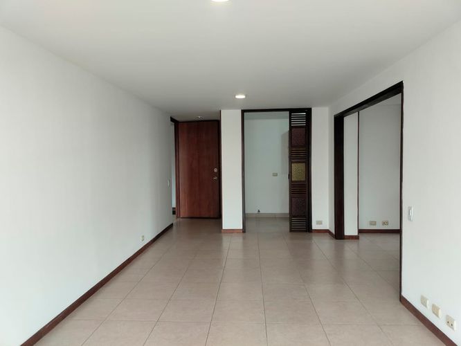 Apartamento de 3 alcobas en arriendo en El Poblado, Medellín, 87 m² · foto 4 de 17