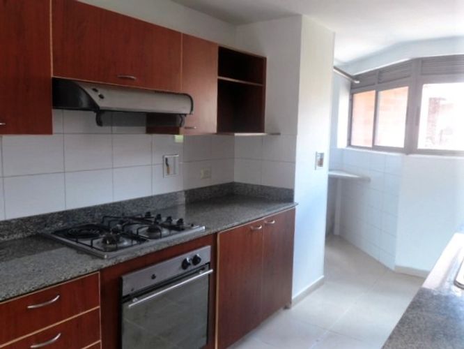 Apartamento de 3 alcobas en arriendo en El Poblado, Medellín, 117 m² · foto 5 de 18