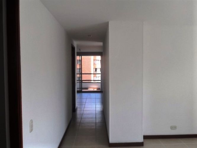 Apartamento de 3 alcobas en arriendo en El Poblado, Medellín, 117 m² · foto 6 de 18