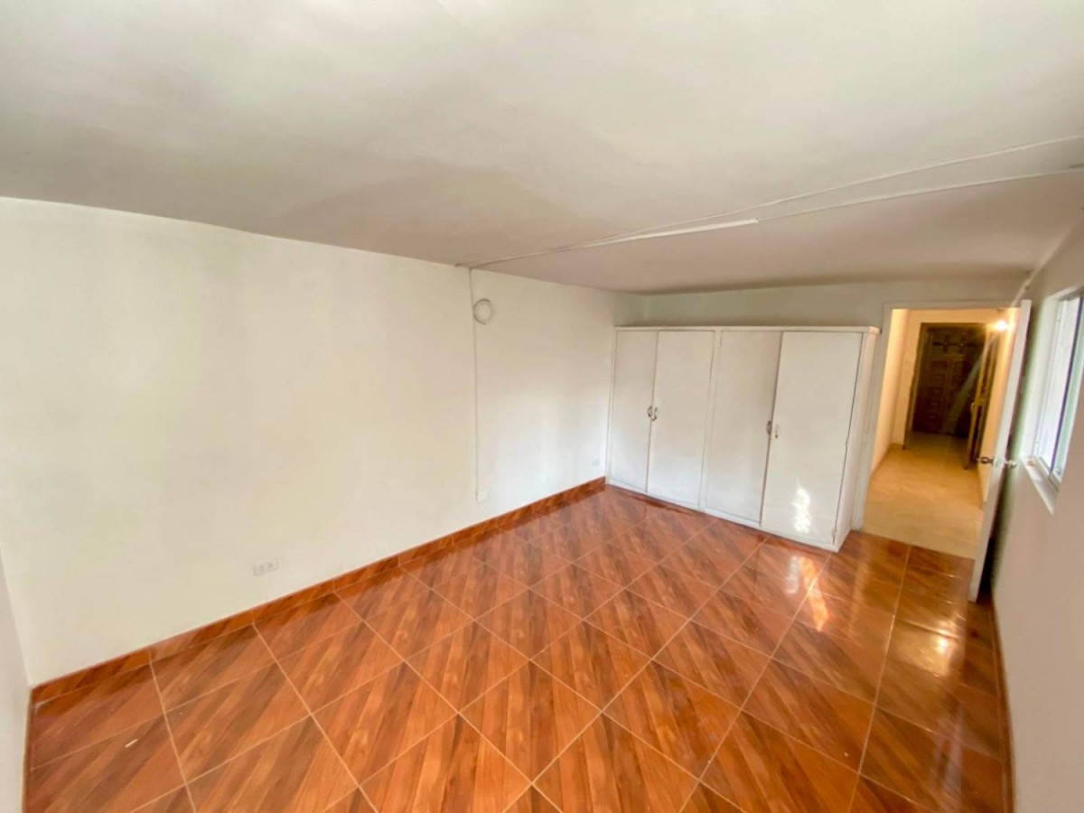 Casa en venta en Santa Isabel, Bogotá · foto 8 de 24