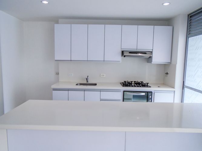 Apartamento de 2 alcobas en arriendo en El Poblado, Medellín, 105 m² · foto 2 de 12