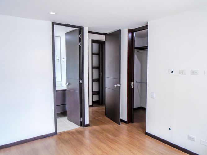Apartamento de 2 alcobas en arriendo en El Poblado, Medellín, 105 m² · foto 7 de 12