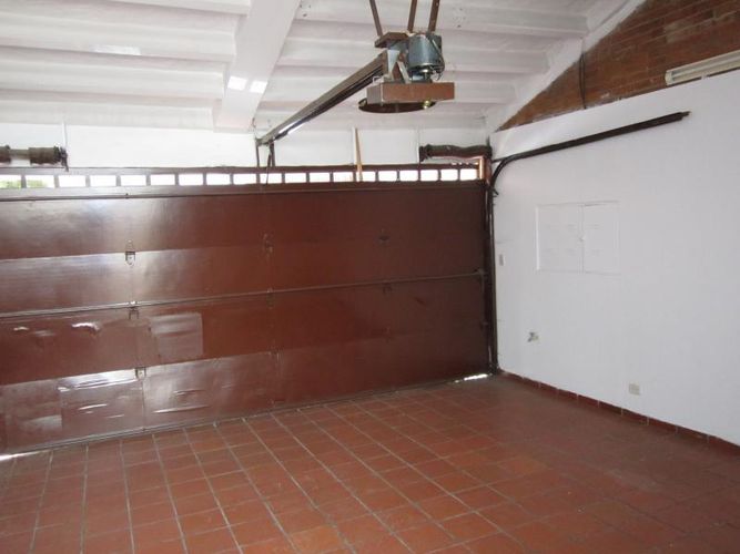 Casa de 6 alcobas en venta en Santa Barbara, Bogotá, 330 m² · foto 3 de 24