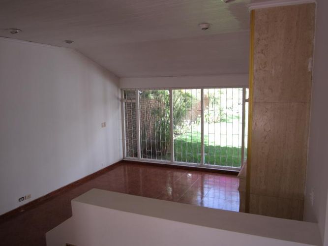 Casa de 6 alcobas en venta en Santa Barbara, Bogotá, 330 m² · foto 4 de 24
