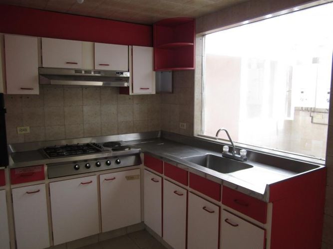 Casa de 6 alcobas en venta en Santa Barbara, Bogotá, 330 m² · foto 13 de 24