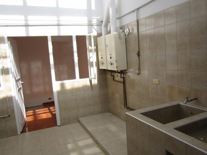 Casa de 6 alcobas en venta en Santa Barbara, Bogotá, 330 m² · foto 15 de 24