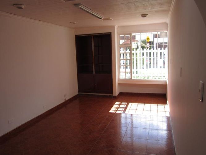 Casa de 6 alcobas en venta en Santa Barbara, Bogotá, 330 m² · foto 20 de 24