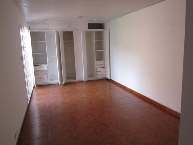 Casa de 6 alcobas en venta en Santa Barbara, Bogotá, 330 m² · foto 22 de 24