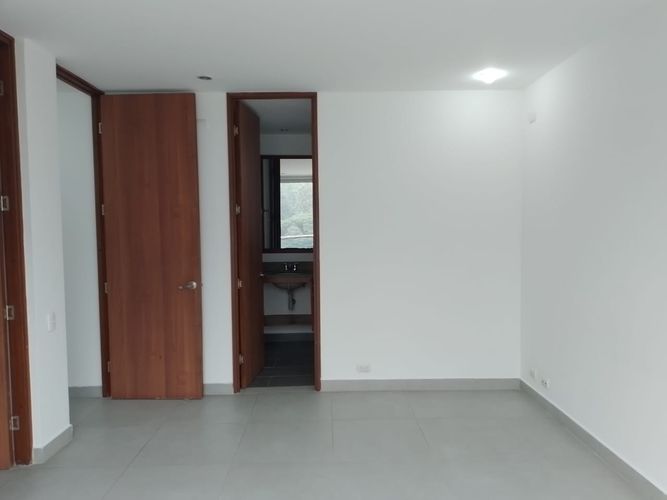 Apartamento de 2 alcobas en arriendo en El Poblado, Medellín, 94 m² · foto 6 de 16