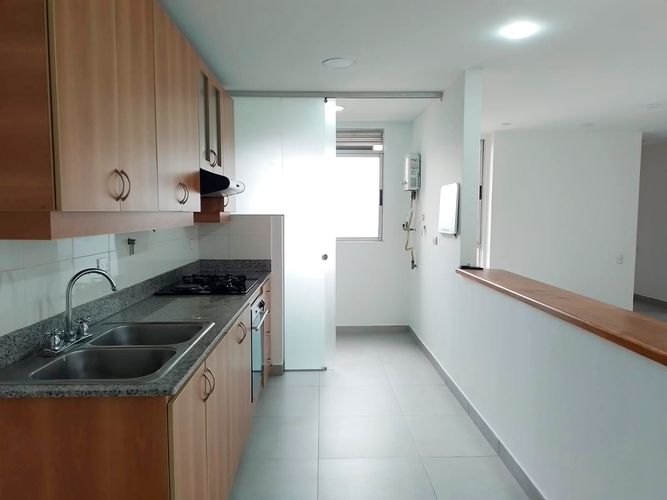 Apartamento de 2 alcobas en arriendo en El Poblado, Medellín, 94 m² · foto 9 de 16