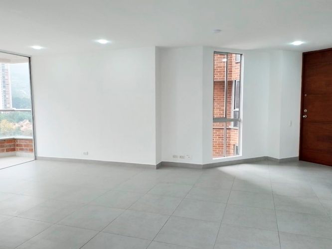 Apartamento de 2 alcobas en arriendo en El Poblado, Medellín, 94 m² · foto 11 de 16