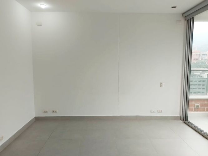 Apartamento de 2 alcobas en arriendo en El Poblado, Medellín, 94 m² · foto 13 de 16