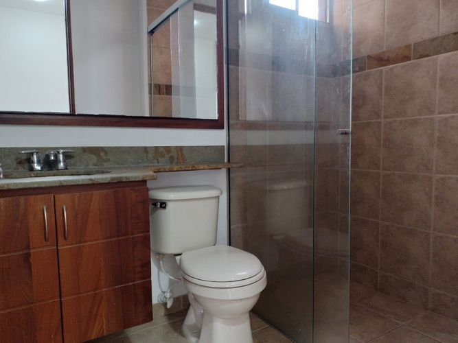 Apartamento de 2 alcobas en arriendo en El Poblado, Medellín, 94 m² · foto 15 de 16