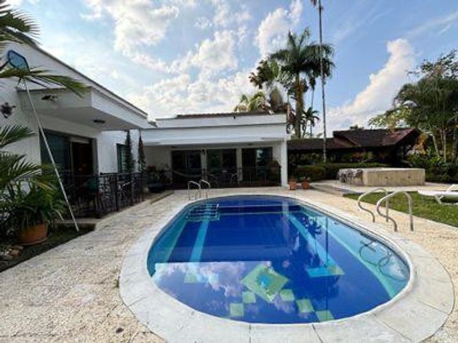 Casa de 4 alcobas en venta en Maizaro, Villavicencio, 740 m² · foto 2 de 20