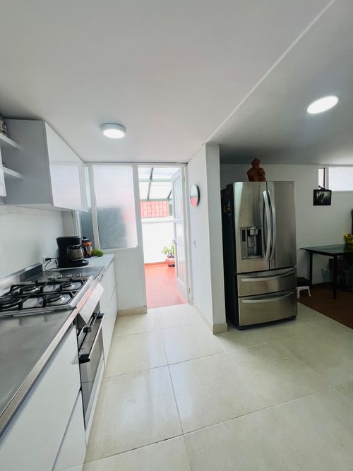 Apartamento en venta en Santa Barbara, Bogotá · foto 14 de 19
