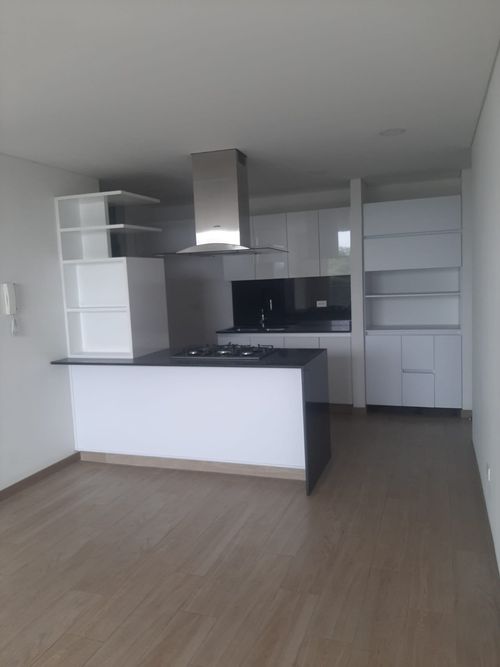 Apartamento de 3 alcobas en venta en Picaleña Y Mirolindo, Ibagué, 95 m² · foto 3 de 24