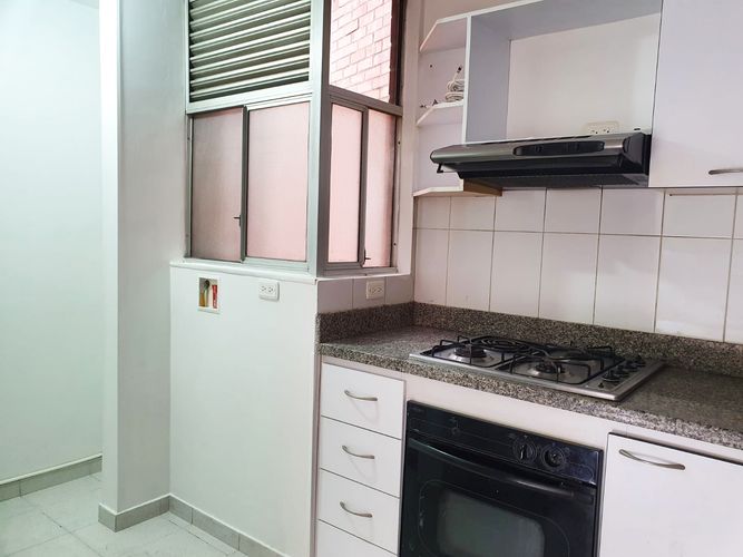 Apartamento de 4 alcobas en arriendo en El Poblado, Medellín, 110 m² · foto 3 de 15