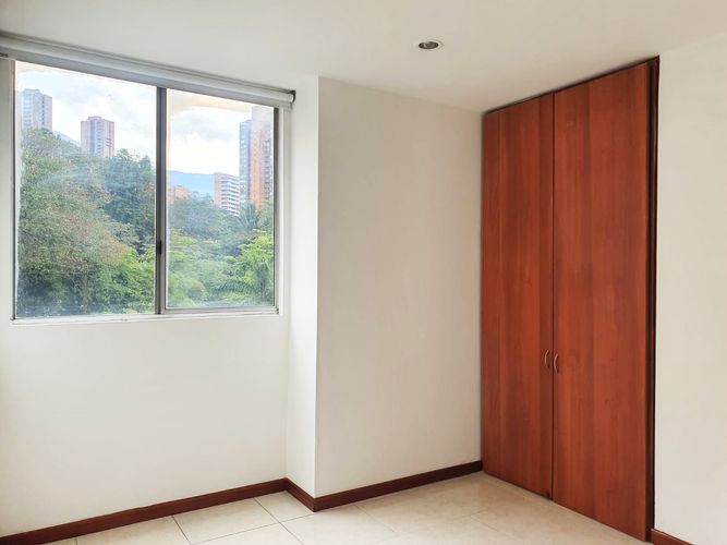 Apartamento de 4 alcobas en arriendo en El Poblado, Medellín, 110 m² · foto 12 de 15