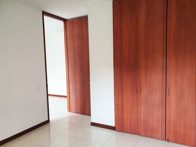 Apartamento de 4 alcobas en arriendo en El Poblado, Medellín, 110 m² · foto 13 de 15