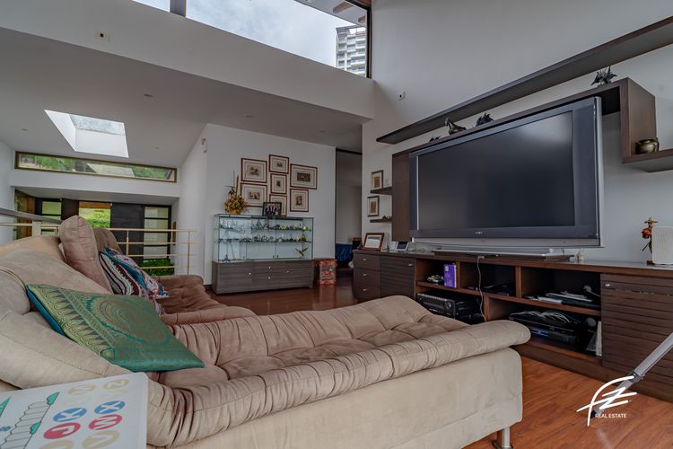 Casa de 5 alcobas en venta en Vereda La Doctora, Sabaneta, 570 m² · foto 4 de 18