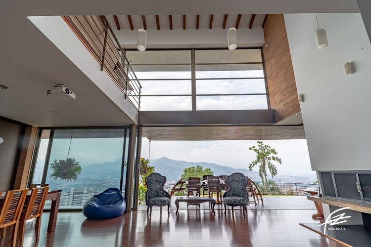 Casa de 5 alcobas en venta en Vereda La Doctora, Sabaneta, 570 m² · foto 5 de 18