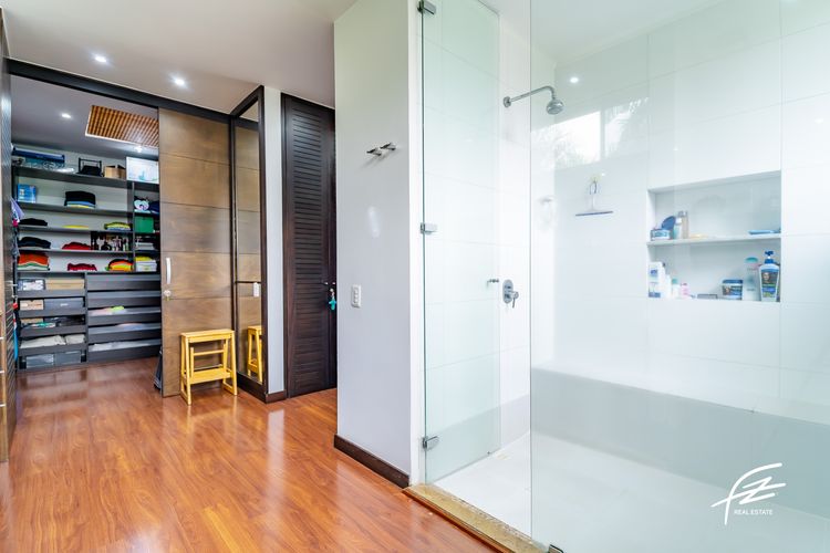 Casa de 5 alcobas en venta en Vereda La Doctora, Sabaneta, 570 m² · foto 6 de 18
